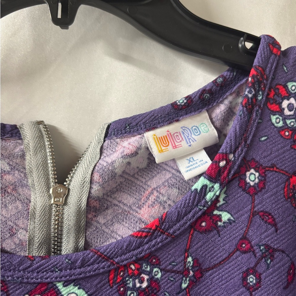 LuLaRoe Amelia Dress Womens XL Purple Floral Pleated Short Sleeve Back Zip Knit - Picture 2 of 4